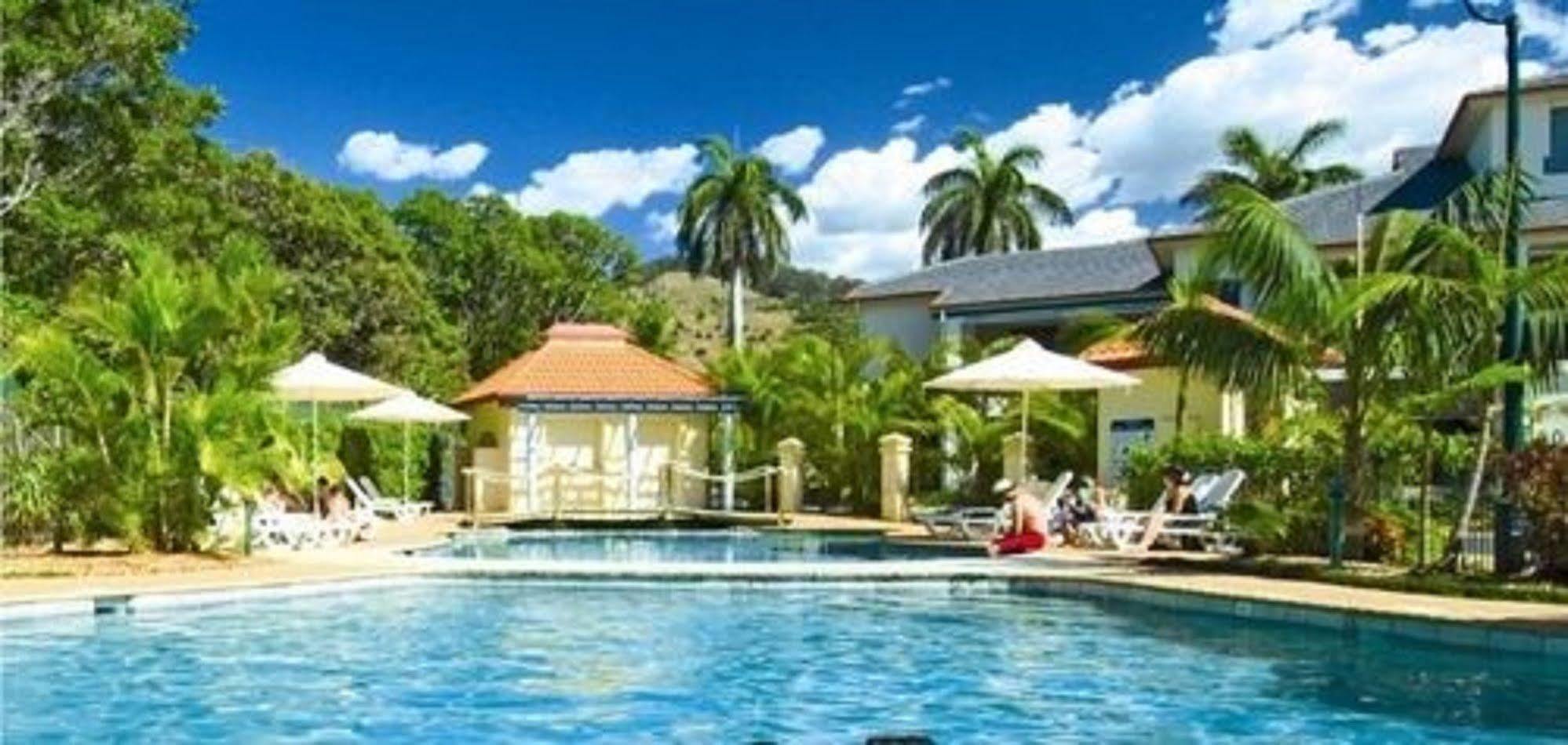 Aqualuna Beach Resort Sapphire Beach Exterior photo